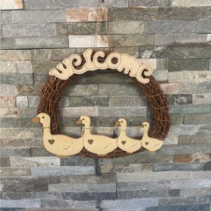 Vintage Welcome Wreath with Duck family